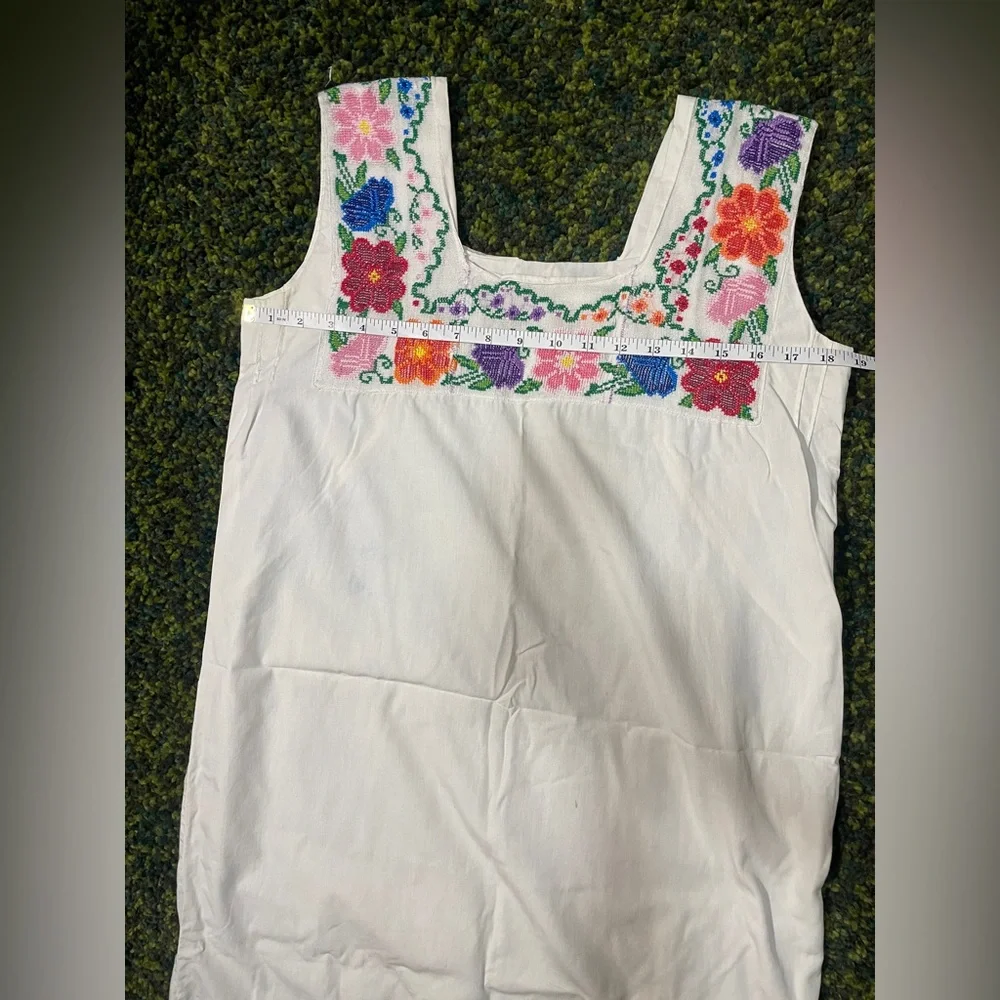 Vintage Handmade Embroidered Sack Dress Floral - Women’s Size Medium - Picture 2 of 9